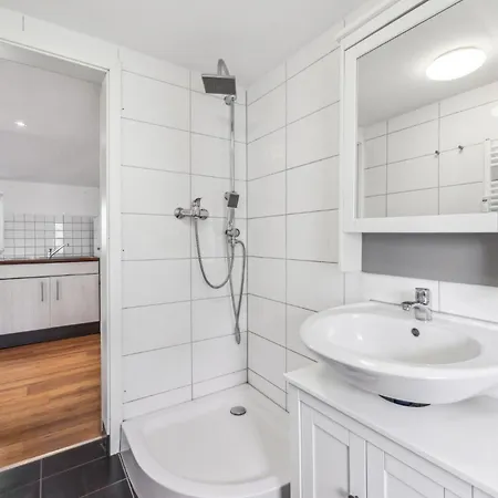 Apartment 1 Bedroom Gorgeous In